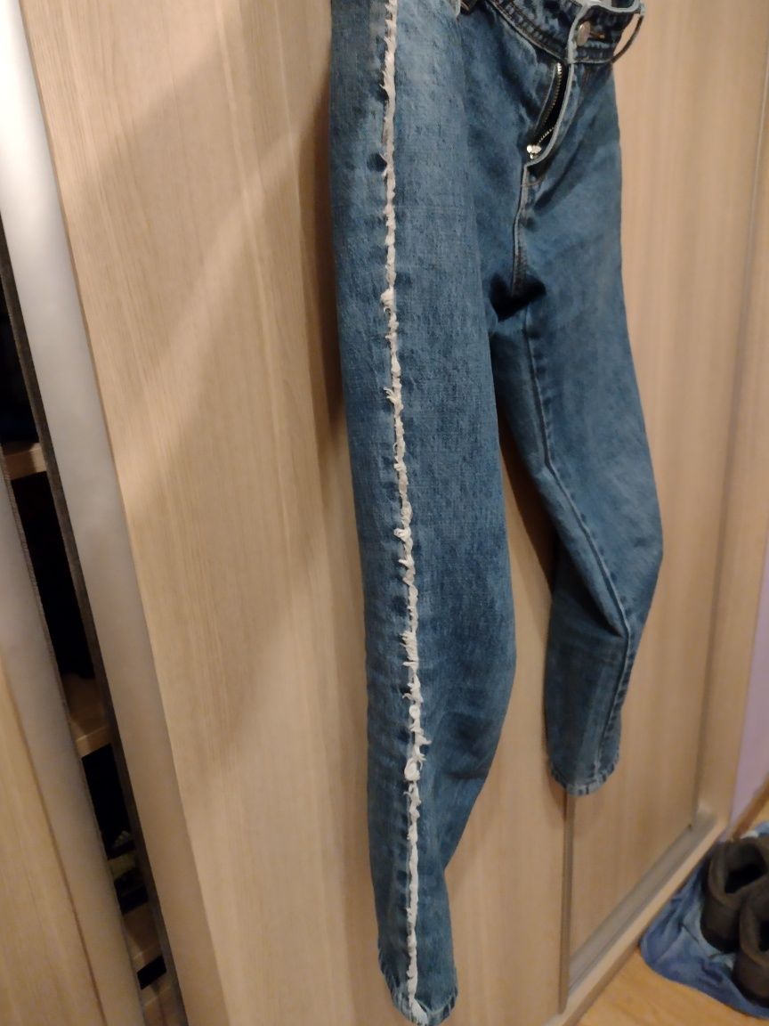 Spodnie jeansowe o kroju mom modne wysoki stan damskie  Sinsay S