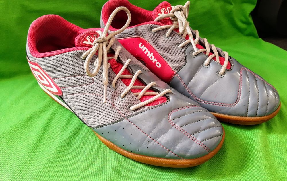 Buty Umbro halówki skóra42 43 44 r28-285 stan bdb