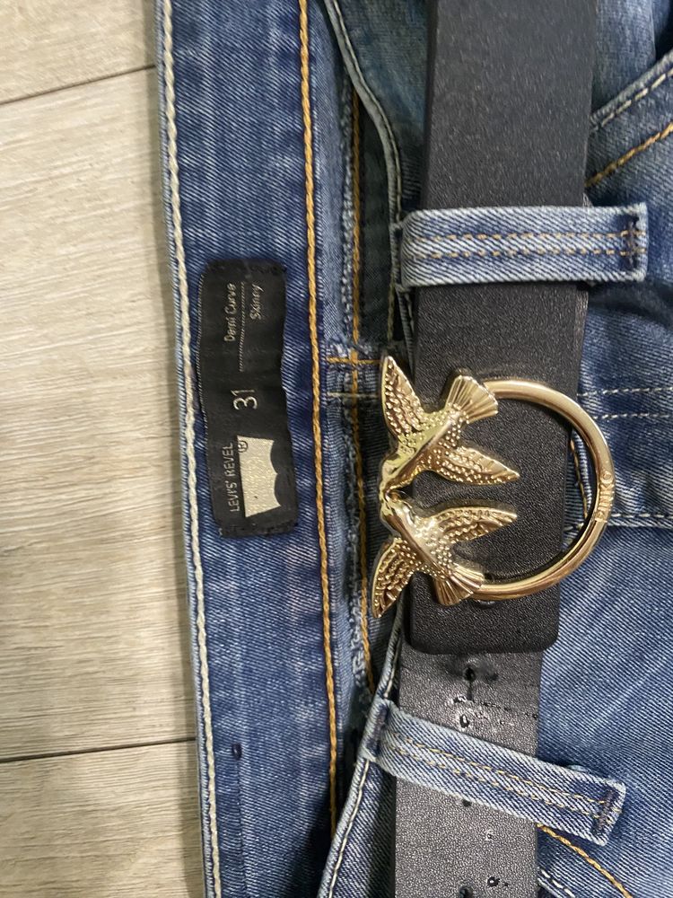 Levi’s Revel jeansy r M
