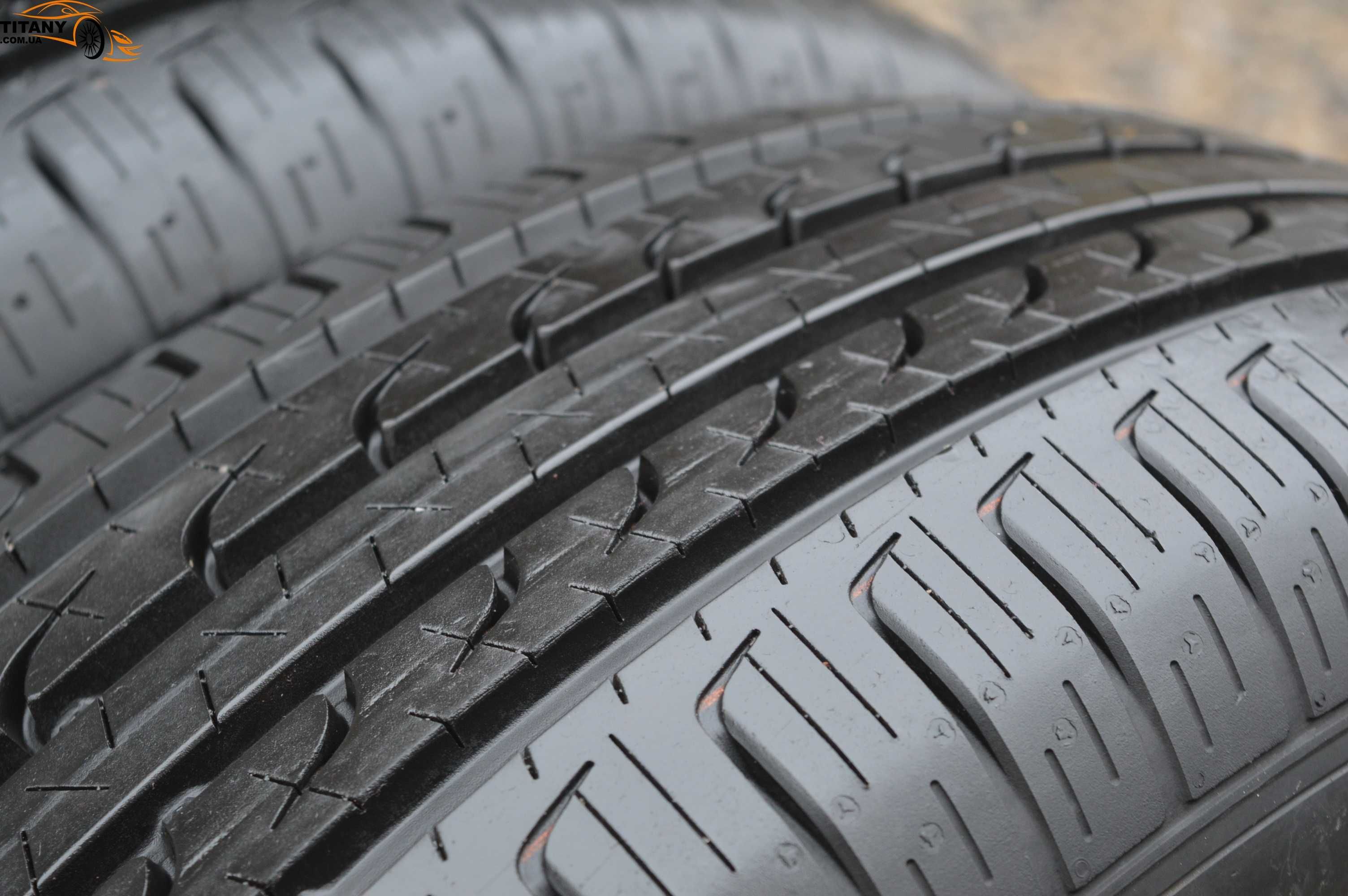 З пупиришками 215\60\R17 GoodYear EfficientGrip SUV 4x4 літо літня