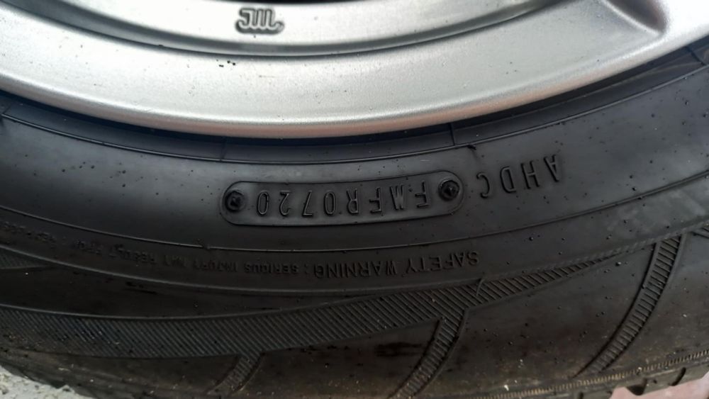 Sprzedam komplet koł zimowych 235/60 R18