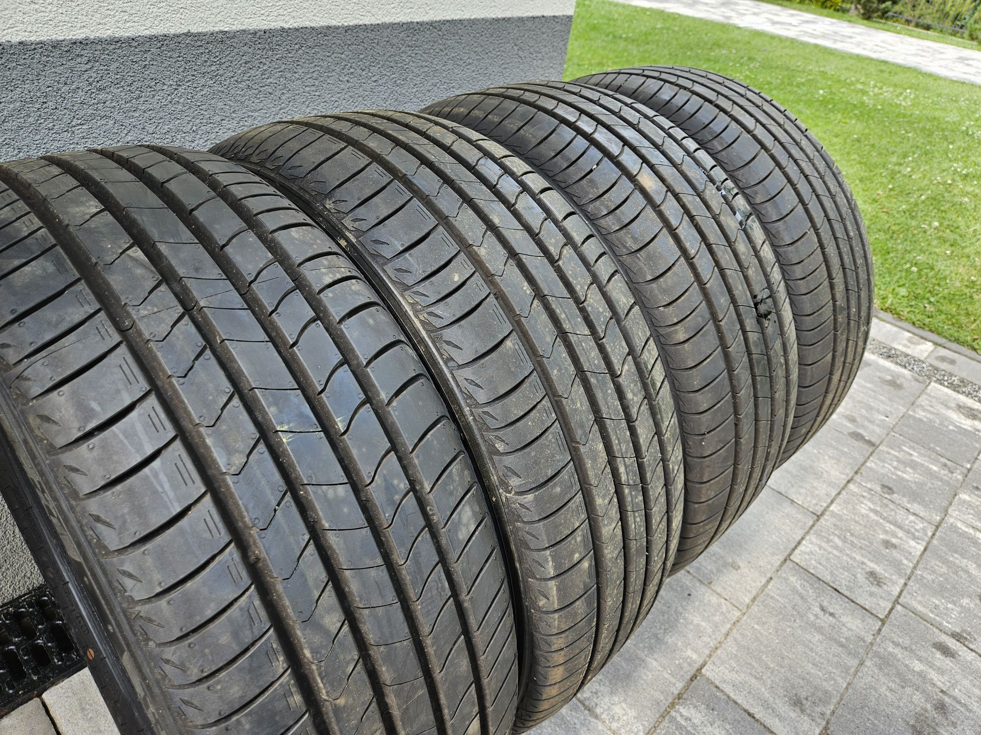 Opony 215/55/18 KUMHO Ecsta HS51  jak nowe po jednym sezonie