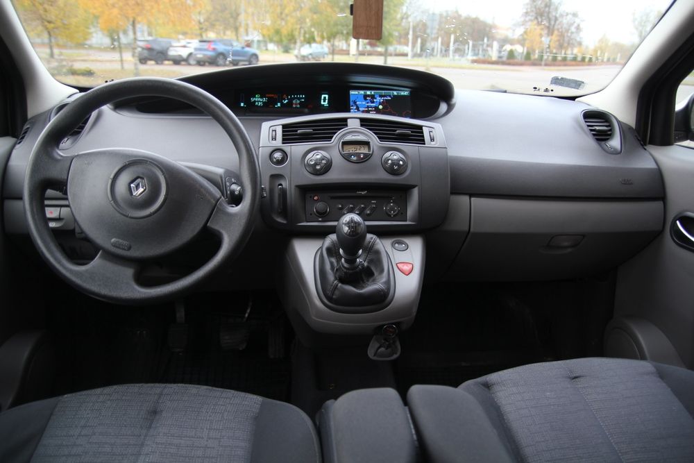Śliczny Renault Scenic ll 1.6 Zadbany!