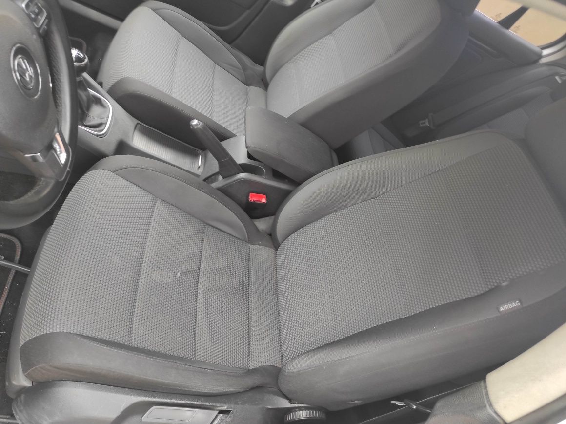 VW Jetta 2010r idealny stan 1.6 tdi