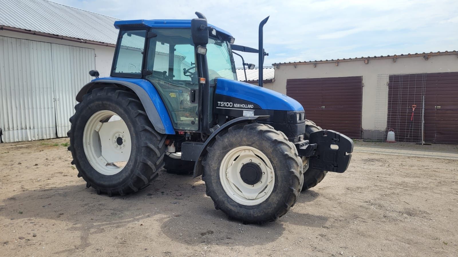 New Holland TS100