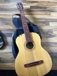 Stara gitara do naprawy