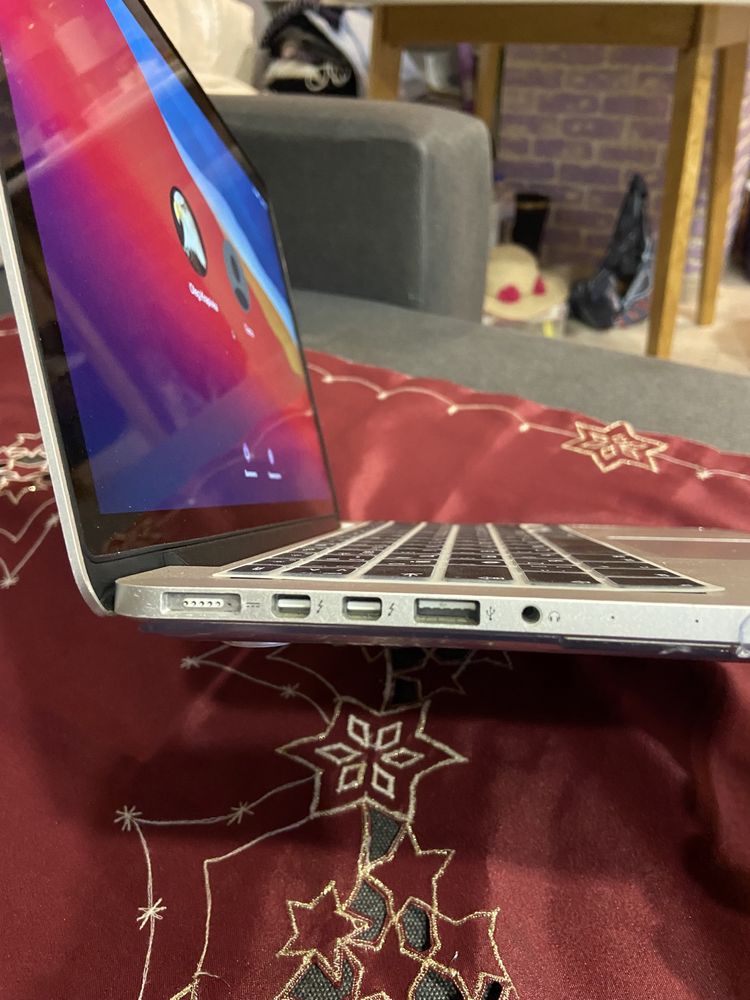 Mac Book Pro A1502