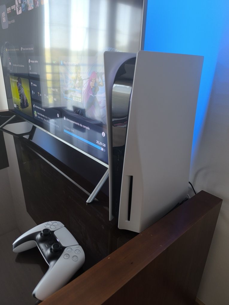 PlayStation 5 (com leitor discos) + The Last of Us parte 2