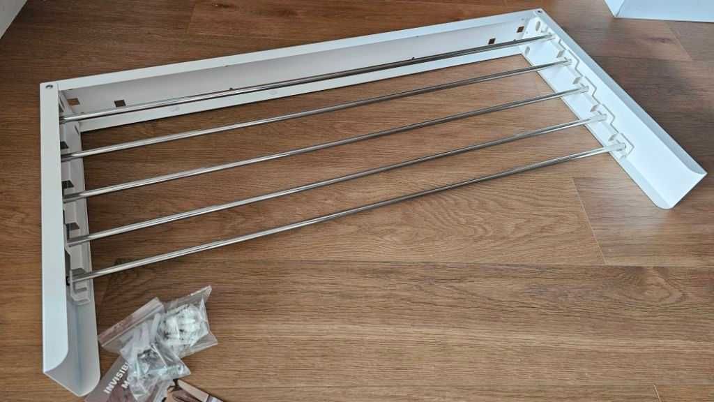 Ścienna suszarka na pranie. Szerokość 100 cm.