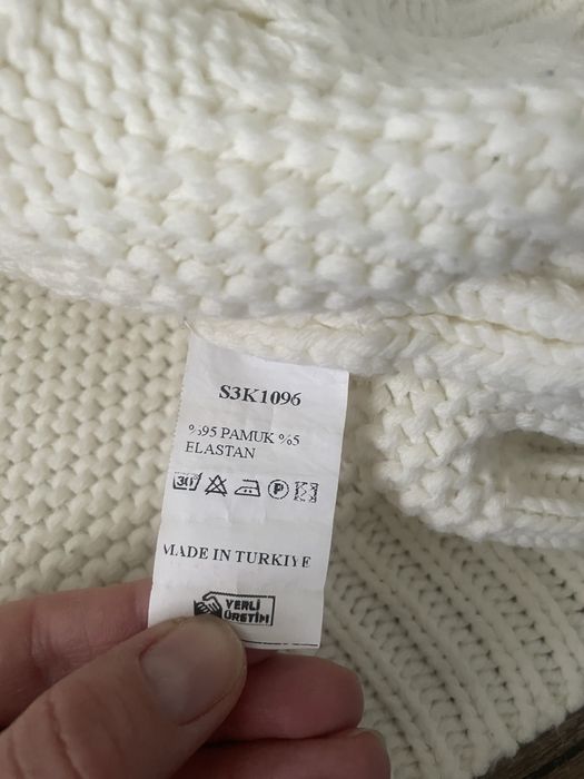 Вязана жіноча  кофтинка