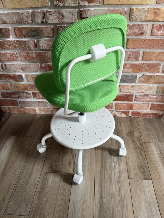 Dziecięce krzesło biurowe ikea VIMUND