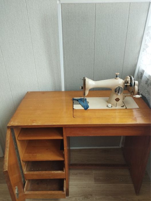 Машинка швейна робоча