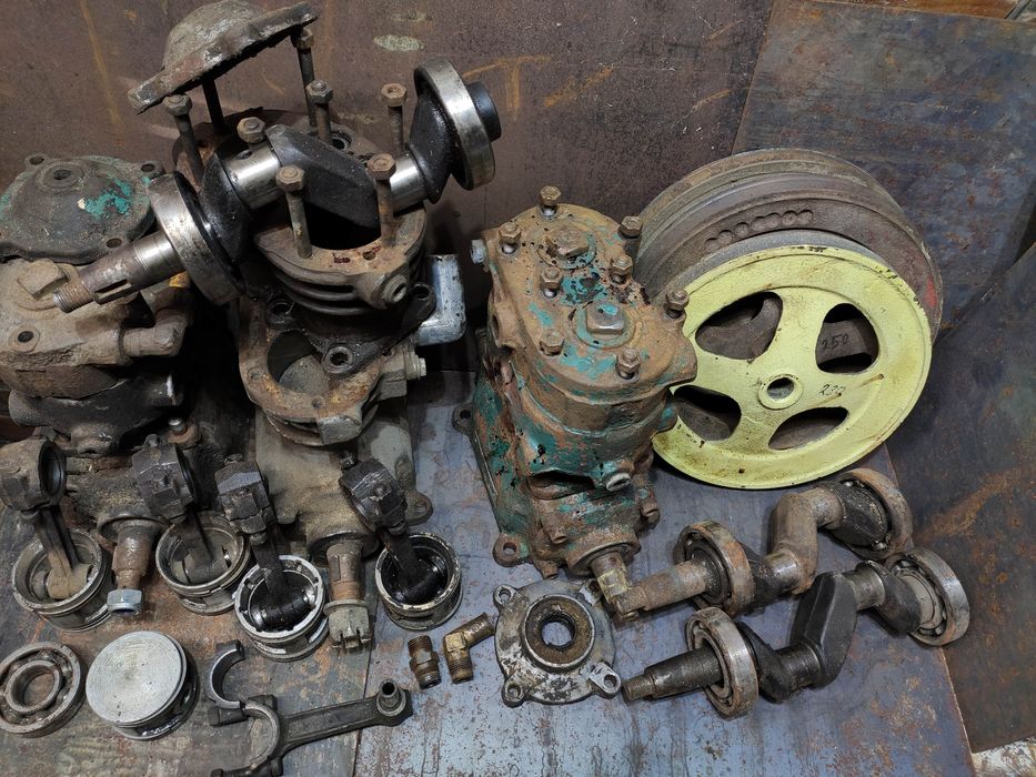 Компресор ЗИЛ-130 шатун,вал,поршень