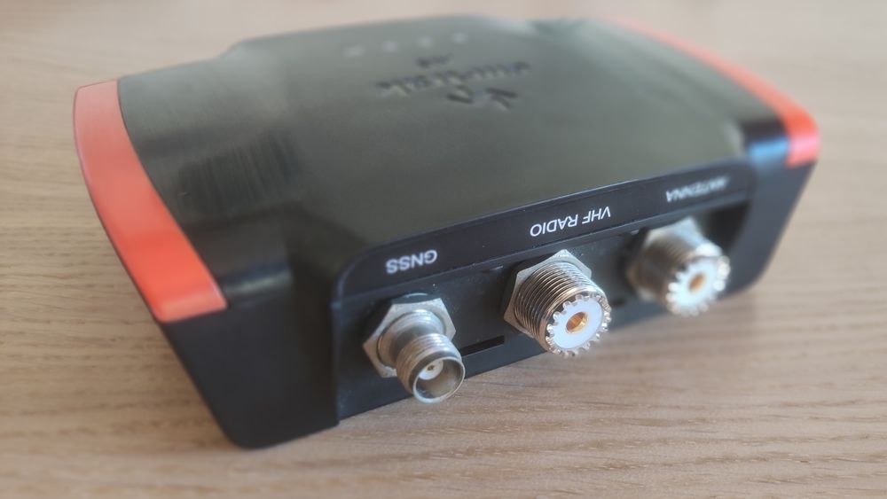 AIS Marítimo Em-Trak B923
