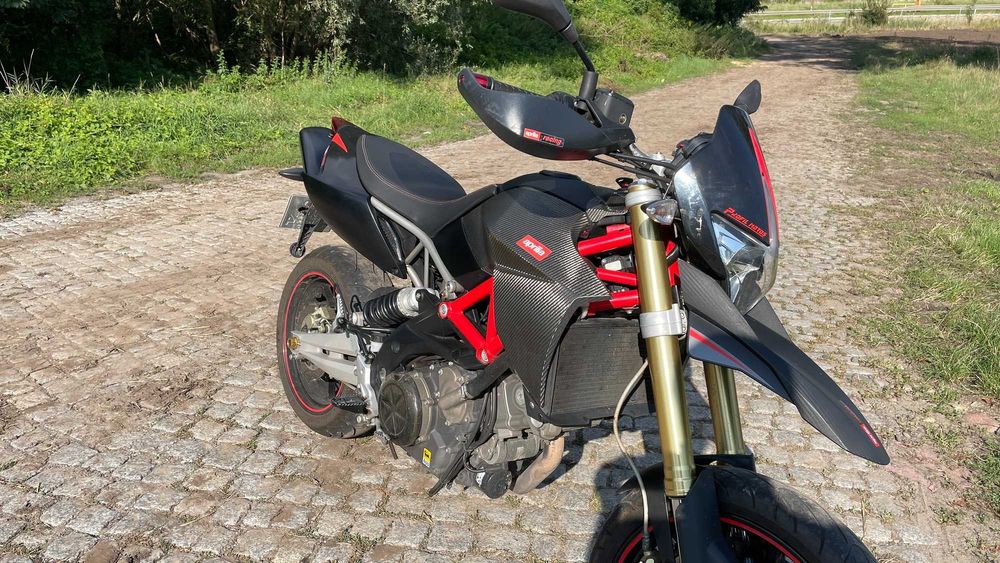 Aprilia Dorsoduro 750 Factory
