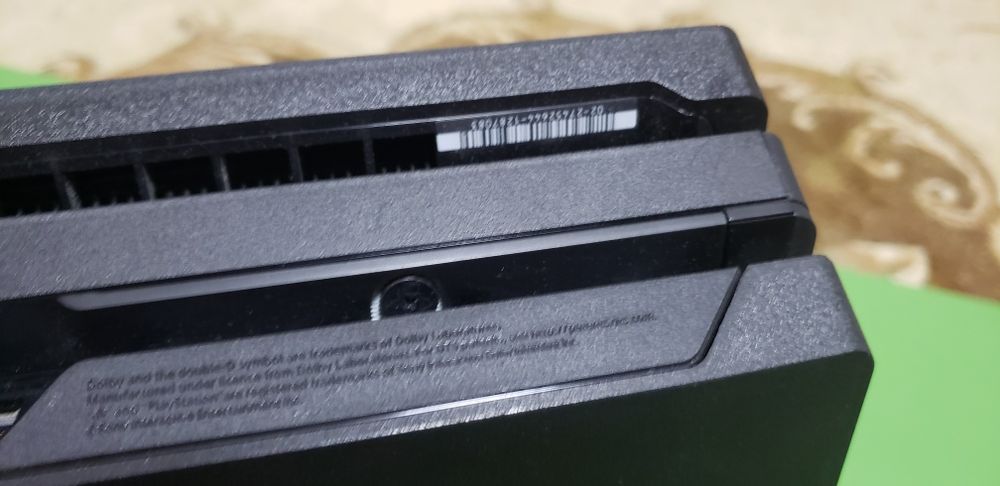 Playstation 4 pro 1 tb PS 4 джойстик і 3 гри