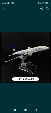 Модель літака Airbus A380 Lufthansa