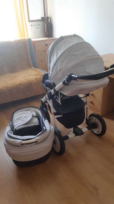 Wózek dziecięcy 2w1 Adamex w bardzo dobrym stanie. Wanienka gratis :)