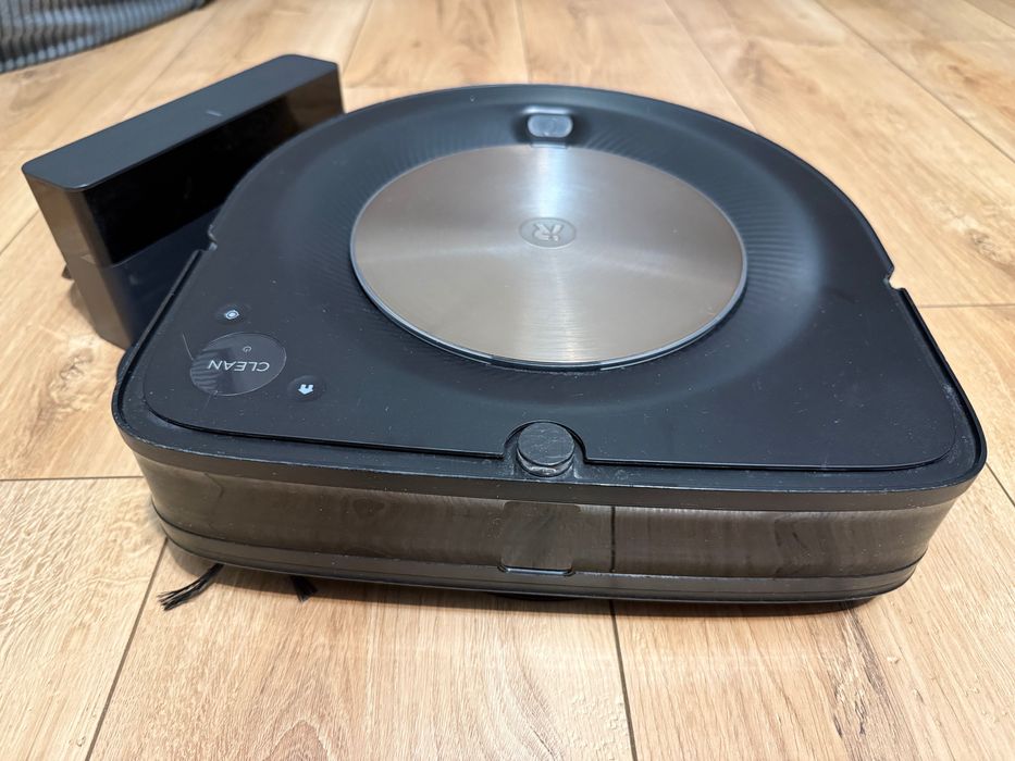 iRobot Roomba S9 wraz z stacją dokującą i oryginalnymi akcesoriami