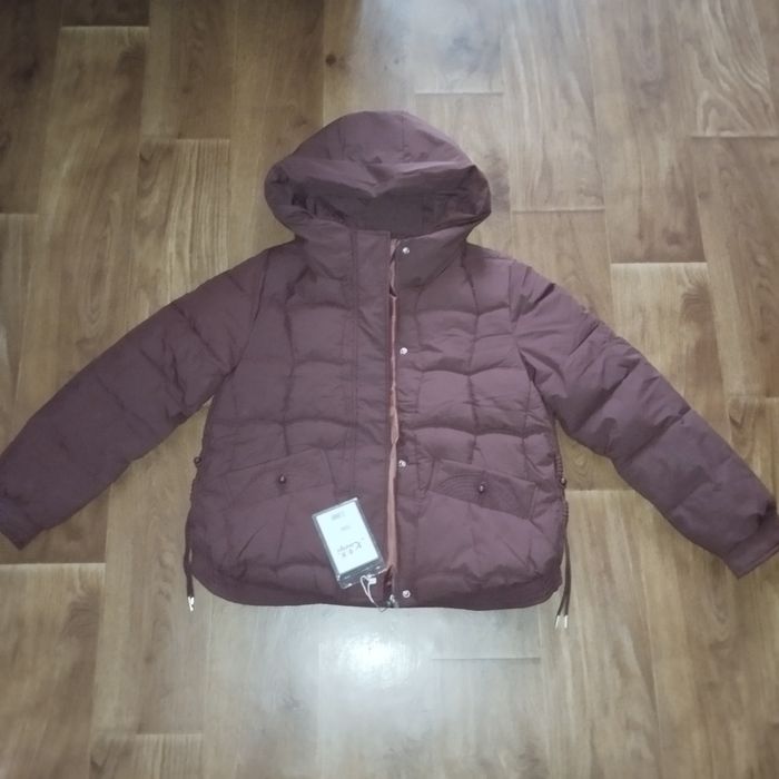 Женская куртка шоколадного цвета