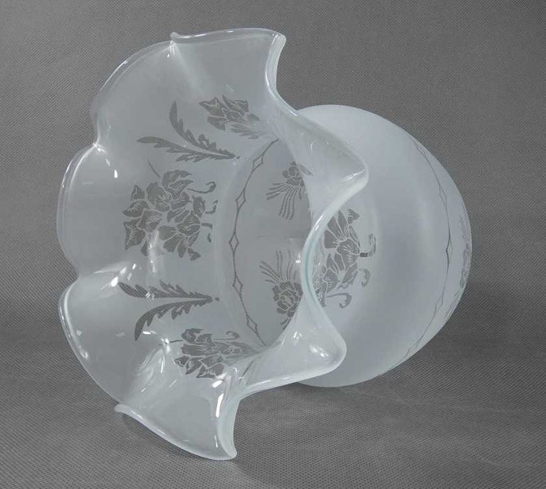 Biały TULIPAN klosz LAMPA NAFTOWA secesja 8,7 cm