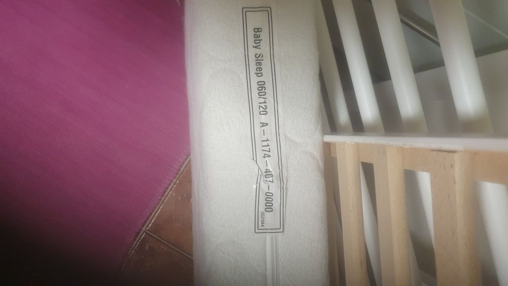 Cama de bebé como nova