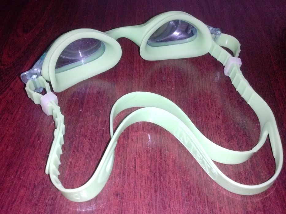 очки окуляри для плавання