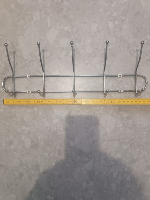 Вешалка металлическая,цена 100 грн!