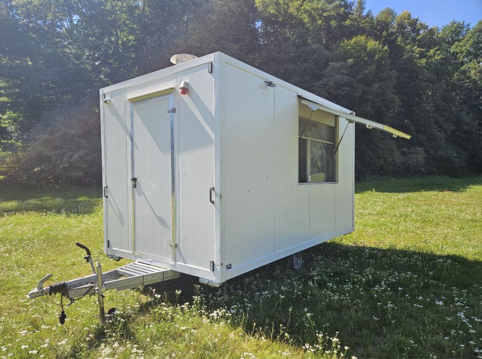 Przyczepa/Budka gastronomiczna 4x2x2,3