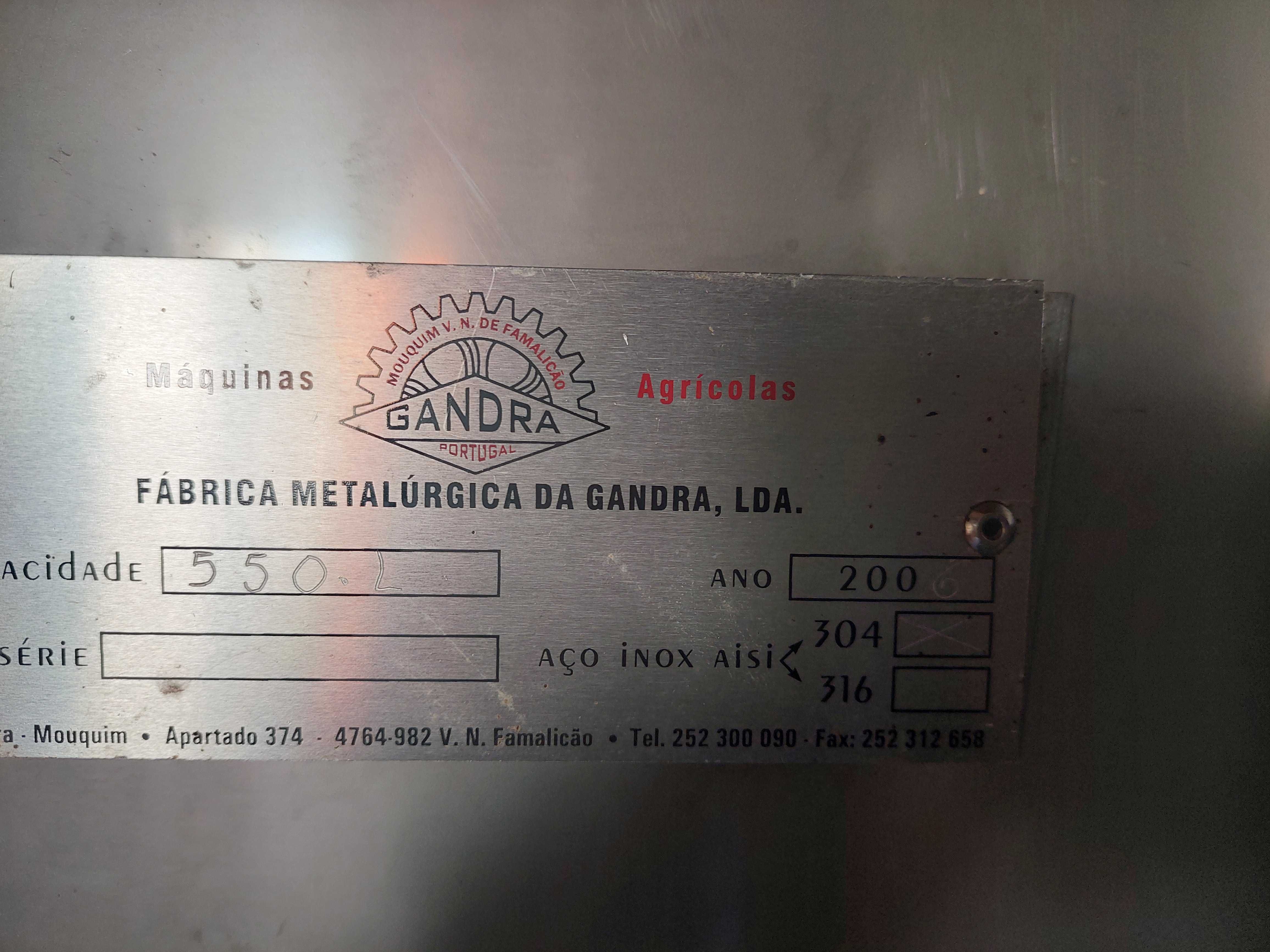 2 cubas de inox (500L e 750L)