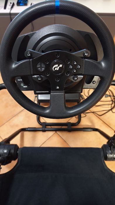 Volante Trustmaster T300 com banco GTline
