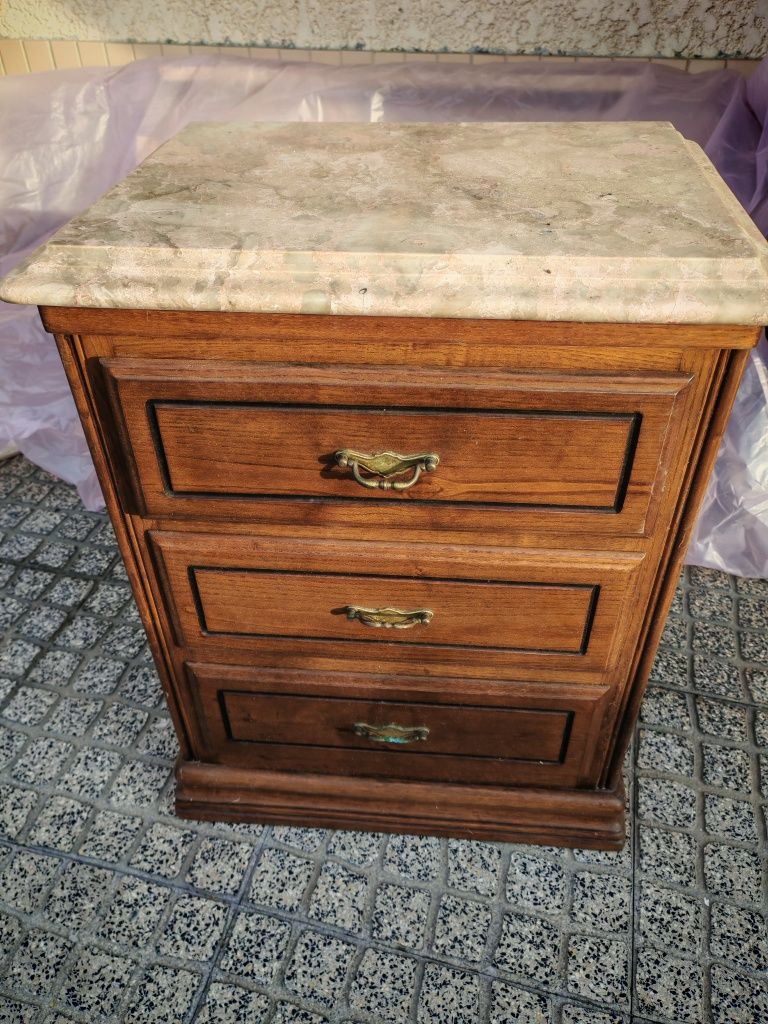 Conjunto de cómoda e mesa cabeceira