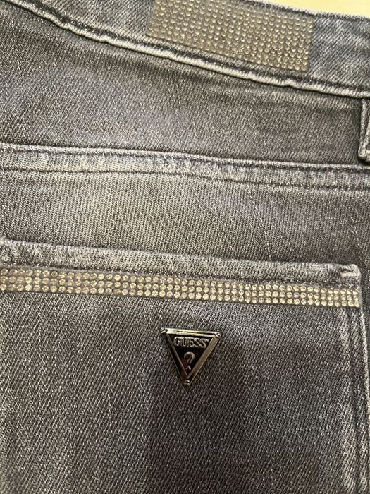Jeans da marca Guess
