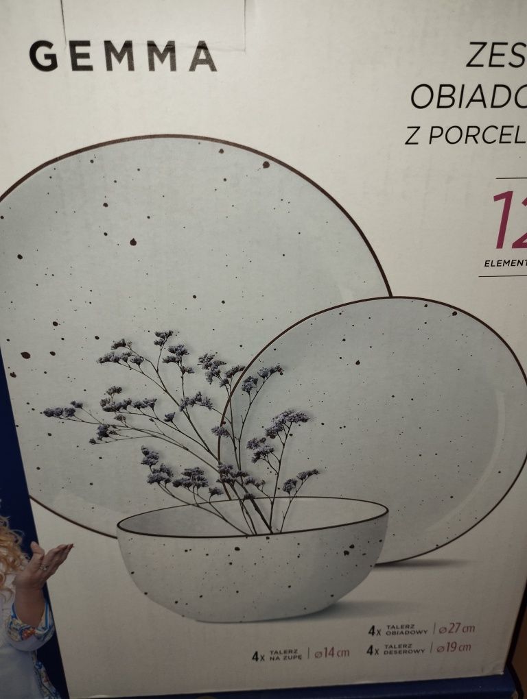 Zestaw obiadowy z porcelany MG home 12 el