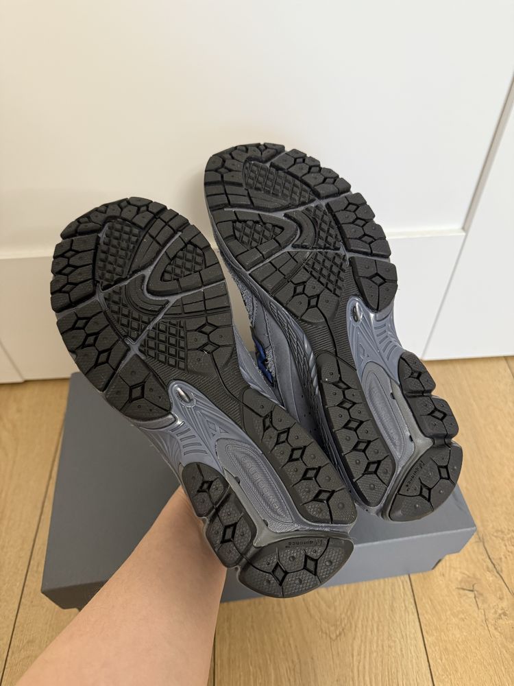 New balance 2002r codura meskie 41,5