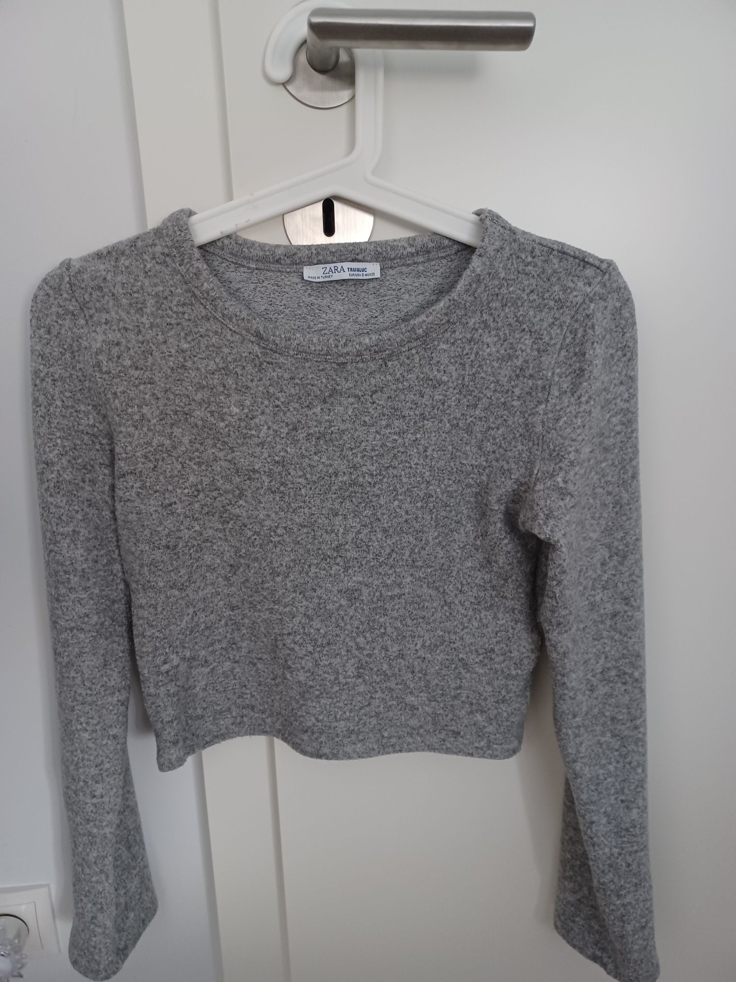 Sweterek marki Zara