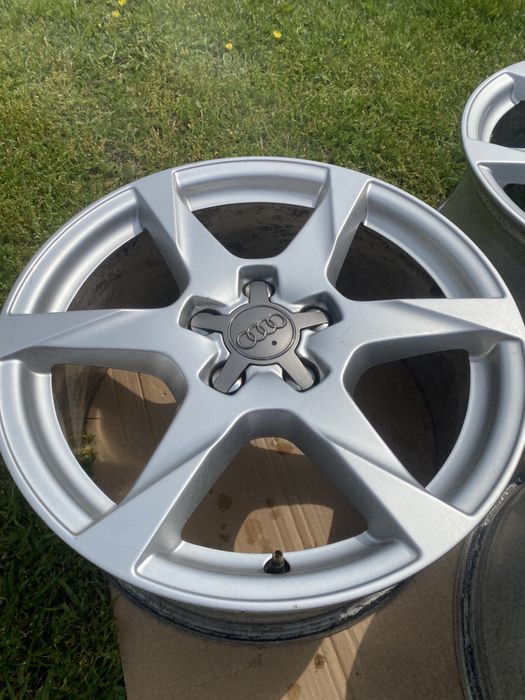 2 sztuki Alufelgi Audi OEM oryginalne 17 cali (200zl szt.)