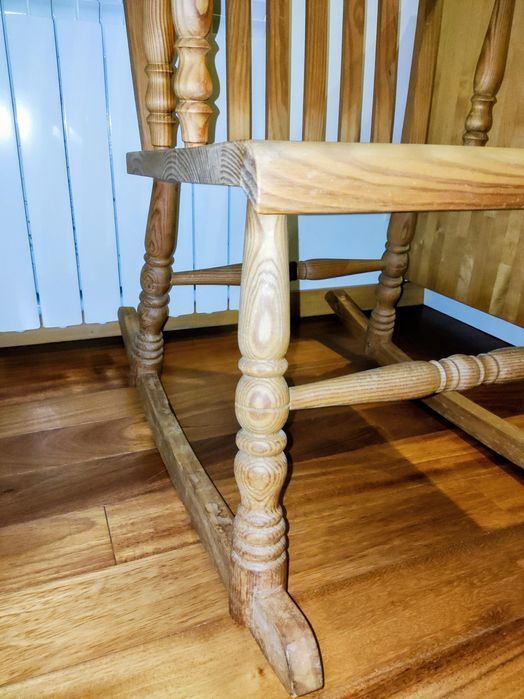 Cadeira de baloiço em madeira maciça – Feita por carpinteiro