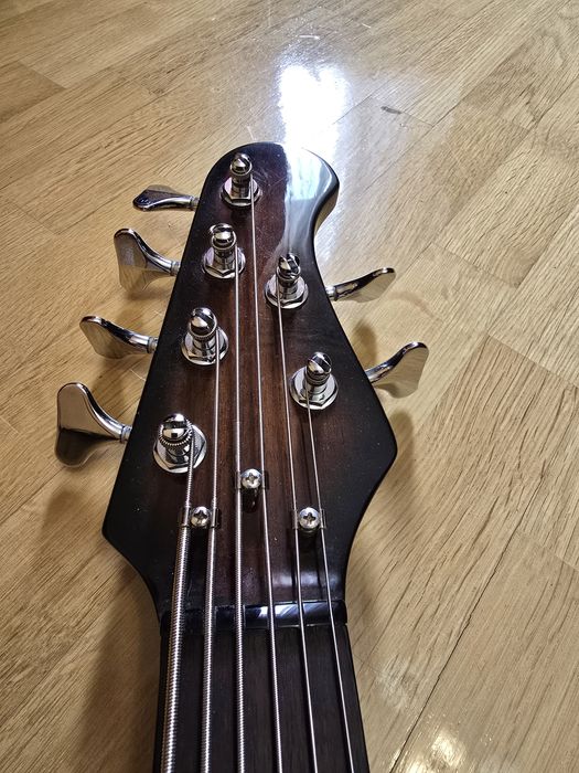 Майстрова бас гітара Стапанович типу Fodera 6 струн