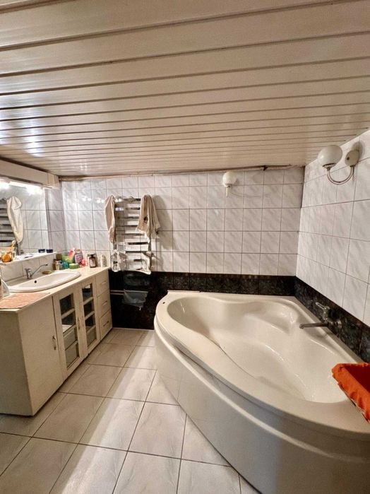 Продаж будинку м. Винники вул Львівська біля озера