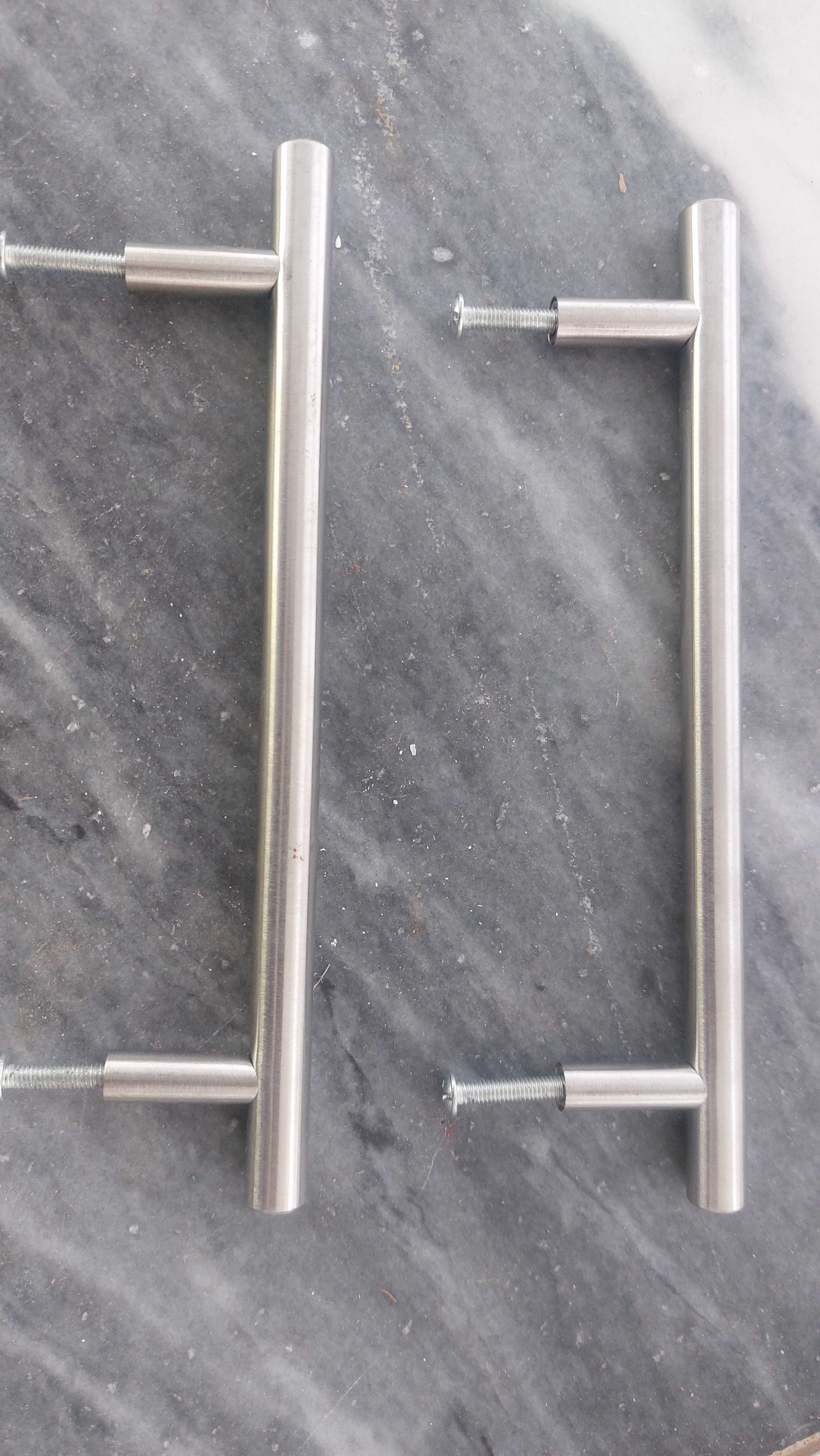 Puxadores em aço inox escovado