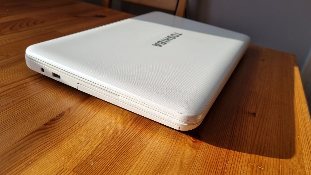 Laptop Toshiba C855 8GB RAM Matowa matryca