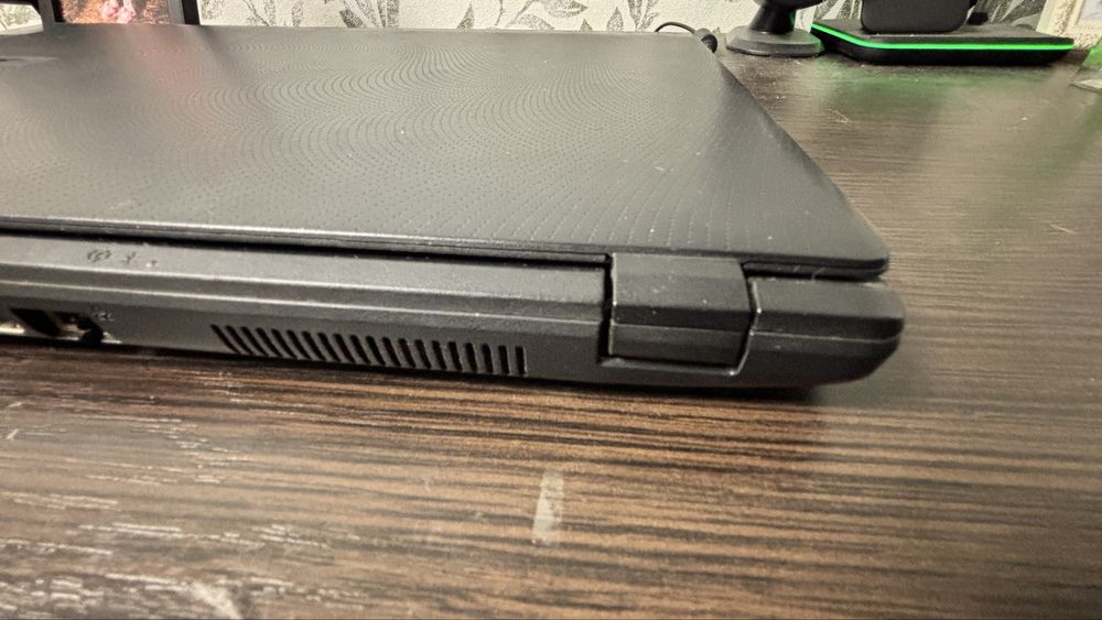 Продам ноутбук N2840-2.16.DDR3-8GbHDD-512Gb