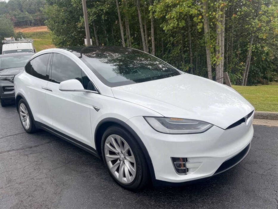 Tesla Model X 75D      2018