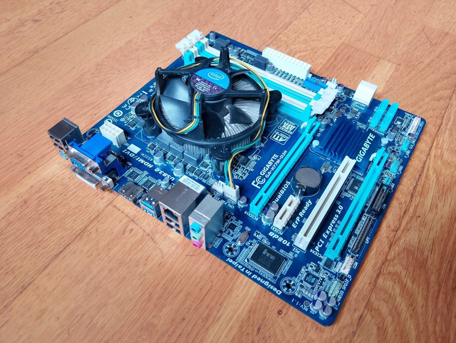 Комплект Gigabyte H77M-D3H + Core i7-3770(3.9GHz, s1155) + кулер мідь