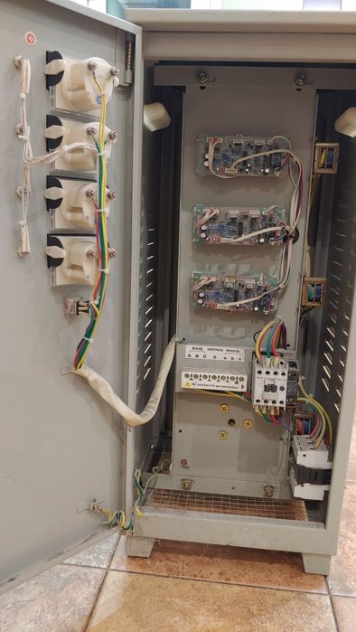 Стабілізатор напруги ЕЛІМ 9000