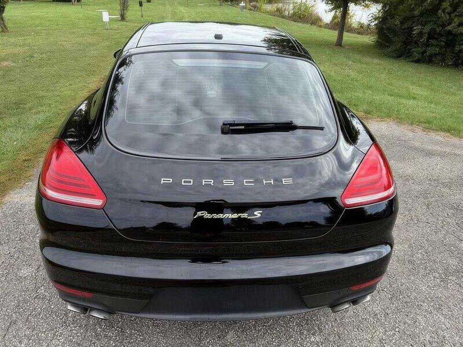 Porsche Panamera      2014