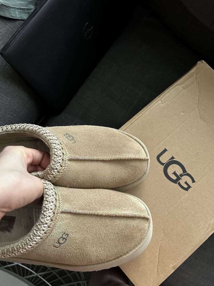 Ugg tazz slipper