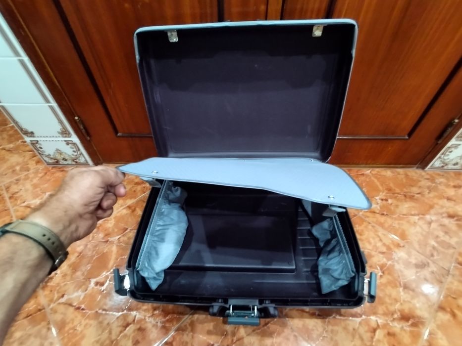 Mala de porão até 23 kg viagem ou ferramenta casa quarto apartamento