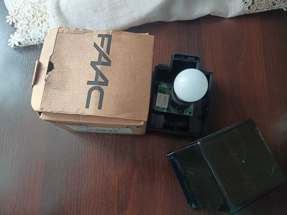 Lampka migająca do bramy FAAC